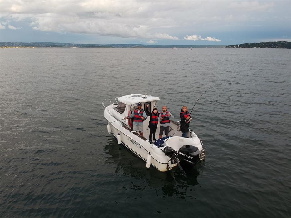 Dobbers en haken genoeg! - Picture of Oslo Fjord Boat Fishing